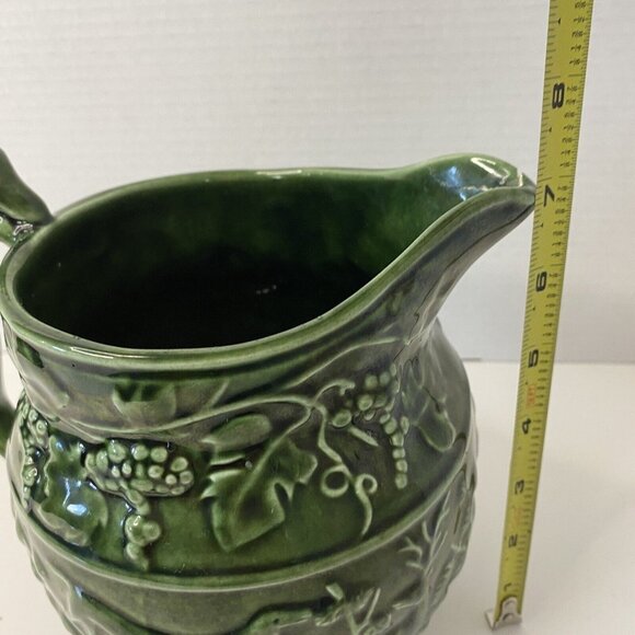 Jay Willfred green maiolica pitcher Hounds on the Hunt dog handle Portugal CHIP - Picture 10 of 12